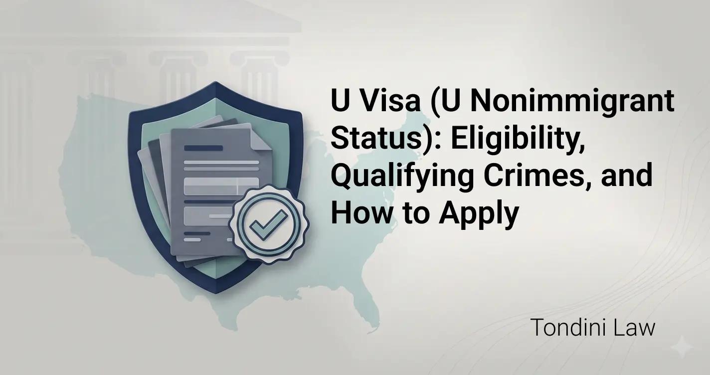 Scudo con documenti e segno di spunta per la guida all'idoneità del visto U